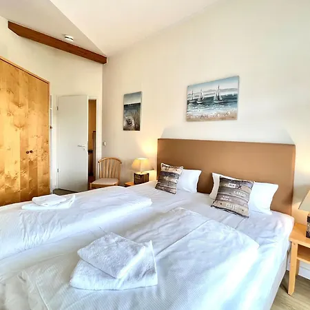Apartment 470, Seepark